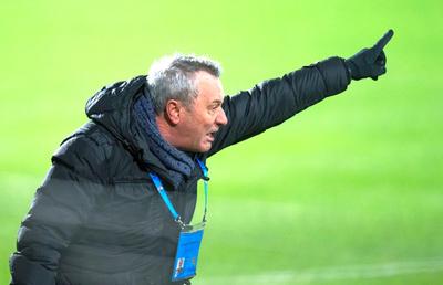 Iarnă incendiară la Dinamo » Peste 15 jucători, OBLIGAȚI să părăsească echipa: „Rednic are putere absolută!”