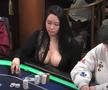 Și-a pus sâni falși ca să câștige la poker!