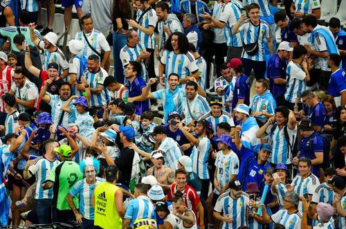 Fani Argentina la meciurile campioanei mondiale la turneul nord-american / Foto: Imago