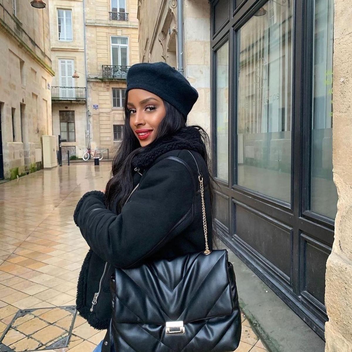 Cine e Soukeina Sagna, handbalista-fotomodel care face senzație la Mondial