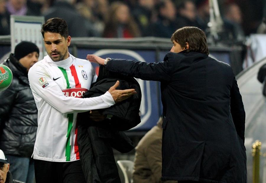 Marco Borriello, alături de antrenorul Antonio Conte, la Juventus, în februarie 2012 Foto: Guliver/GettyImages Un fost atacant important italian îl descrie pe Antonio Conte: „Cu el am fost aproape de infarct! Un monstru!”