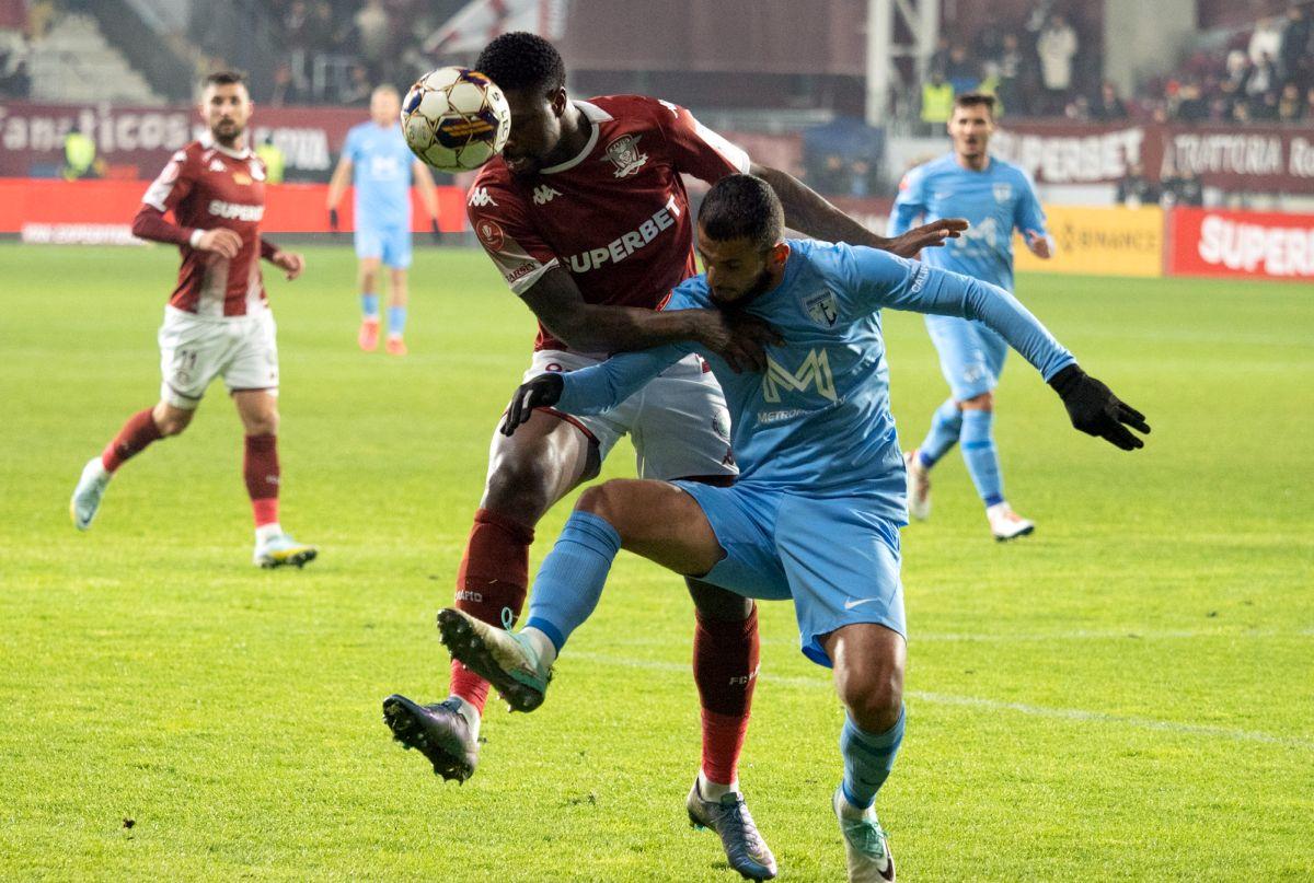 Moș Crăciun a venit cu înjurăturile în Giulești » Ce a făcut când a ajuns în dreptul galeriei la Rapid - Voluntari