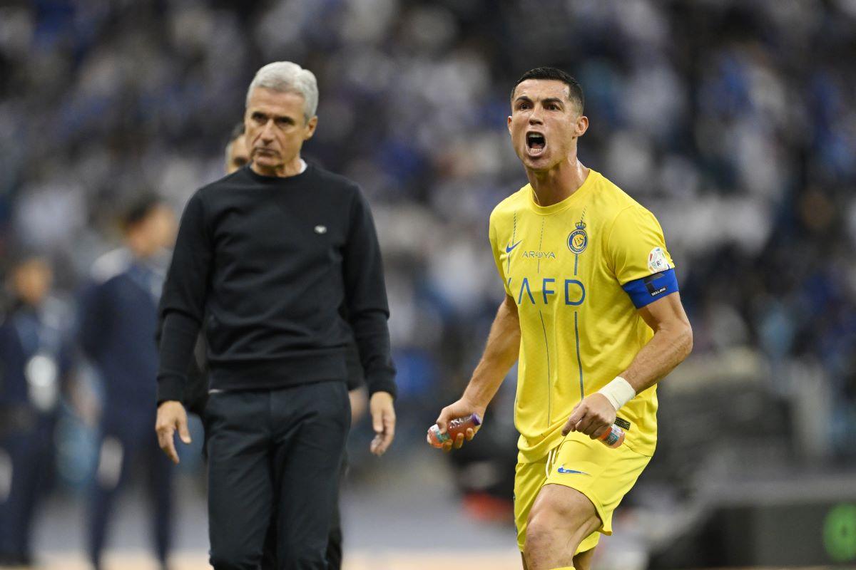 Cristiano Ronaldo, cu unghiile de la picioare vopsite
