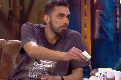 În 2019, Borja a scos din portofel o bancnotă de 1 leu în timpul unei emisiuni