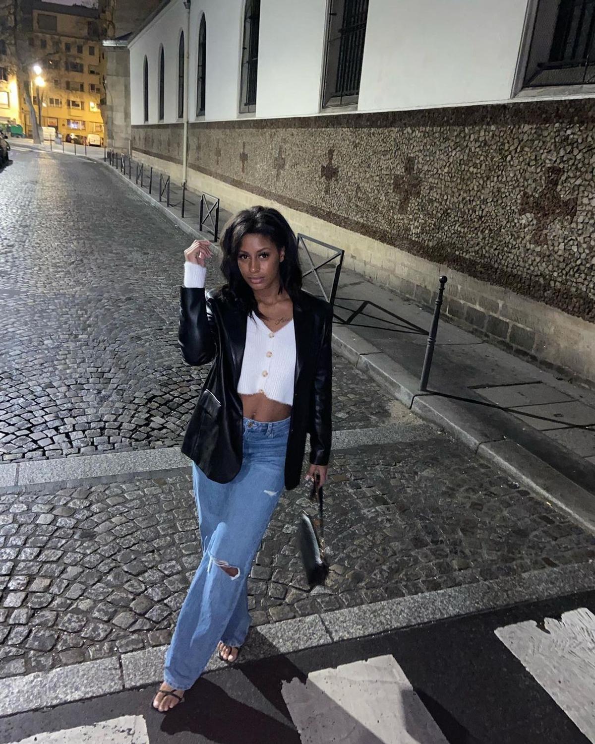 Cine e Soukeina Sagna, handbalista-fotomodel care face senzație la Mondial