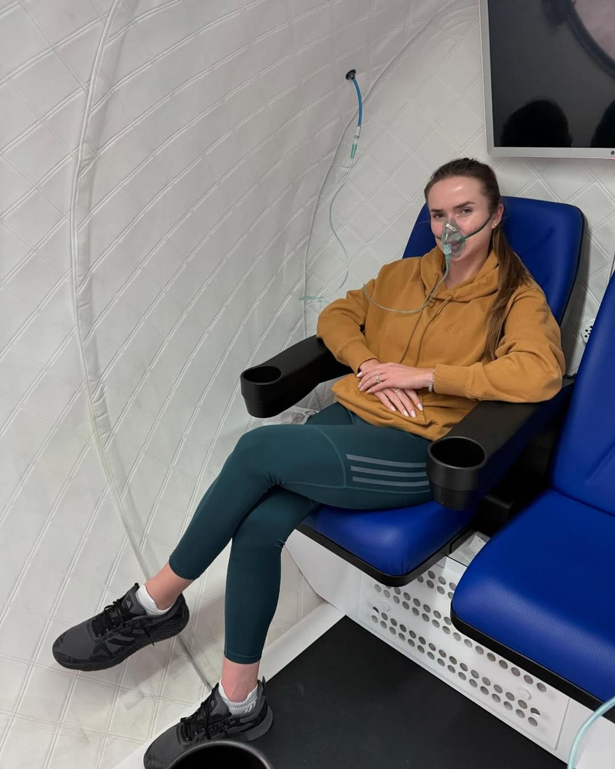 Gest incredibil! Elina Svitolina s-a dus pe frontul din Harkov și s-a pozat cu automatul, în tranșee: „Mă întrebați unde îmi găsesc motivația?!”