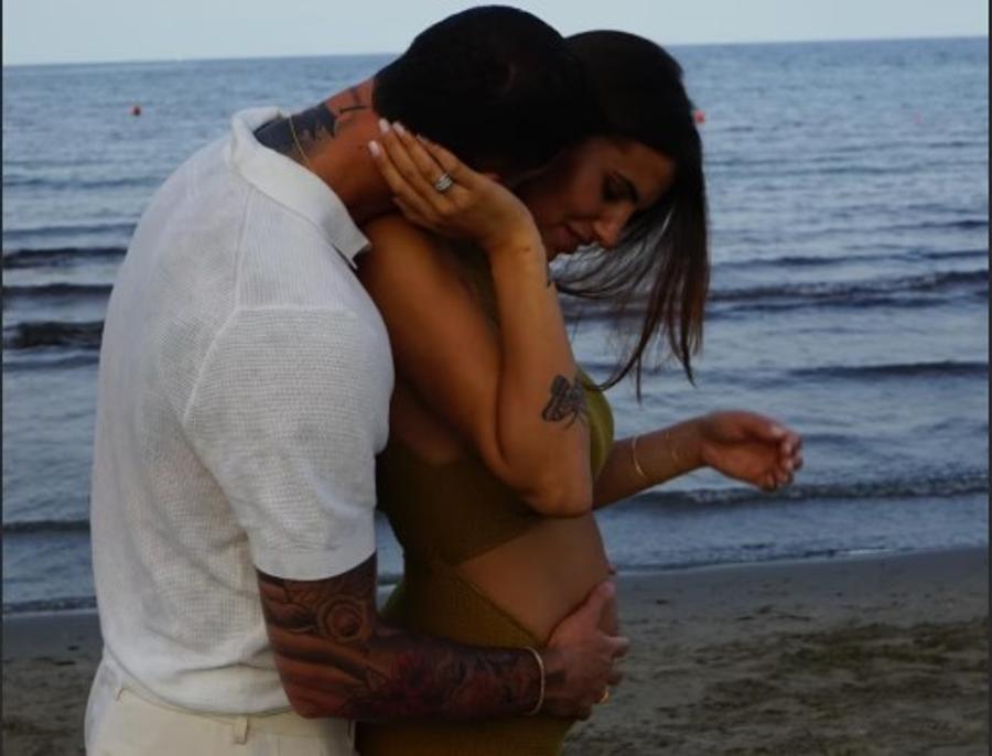 Pietro Pellegri, alături de iubita sa gravidă, Carolina Stramare / Foto: Instagram Fosta iubită a lui Ionuț Radu, însărcinată în 9 luni » A făcut anunțul chiar după ce tatăl și-a rupt genunchiul în Serie A!