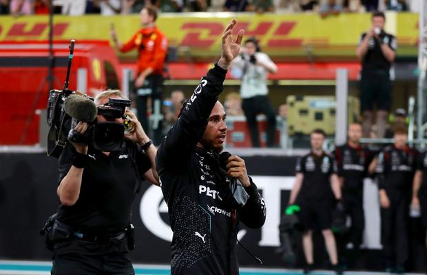 Lewis Hamilton, după 12 ani și 6 titluri alături de Mercedes: „A fost cea mai mare onoare a vieții mele” » Ce au declarat Carlos Sainz și Charles Leclerc