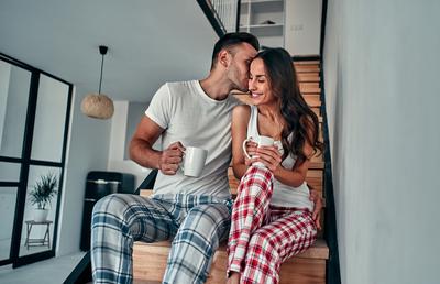 Cum să îți alegi pijamalele pentru un somn sănătos? 8 recomandări utile