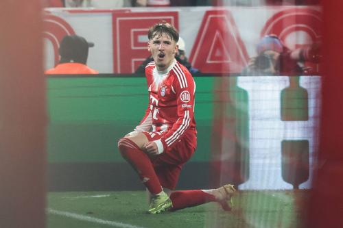 Karl Lennart în Bayern Munchen - Sporting / Foto: Imago Images