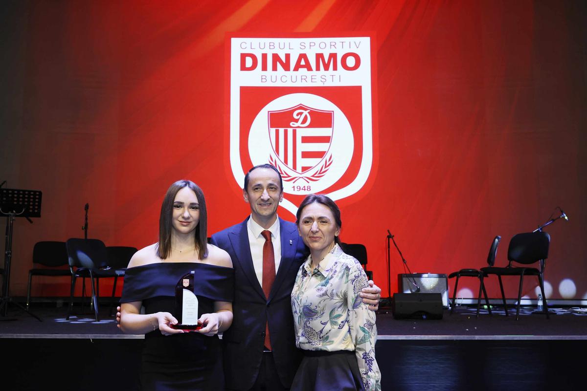 David Popovici și Mihaela Cambei, decorați într-o gală specială: „Vă spun care a fost cel mai emoționant moment în 2025”