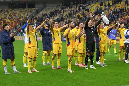 Kevin Ciubotaru (numărul 2) poate ajunge la FCSB // foto: Imago Images
