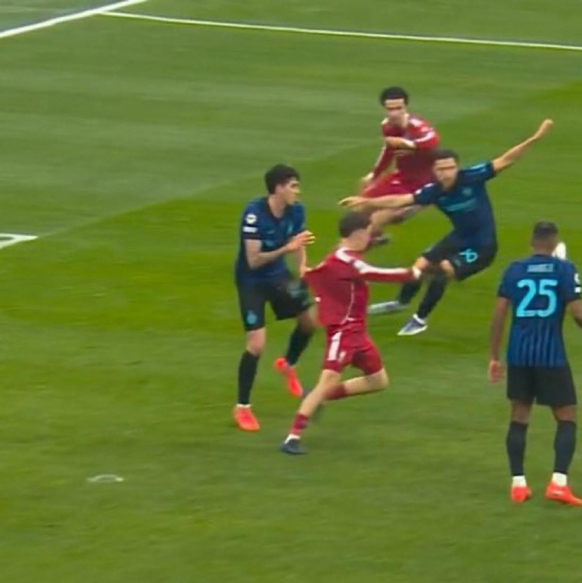 Duelul Bastoni - Wirtz, decisiv în Inter - Liverpool