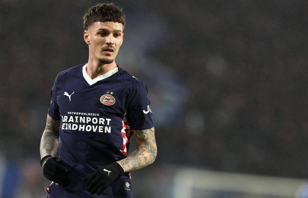 Reacția presei din Olanda, după ce Dennis Man a fost lăsat pe bancă împotriva lui Atletico: „Surprinzător!”