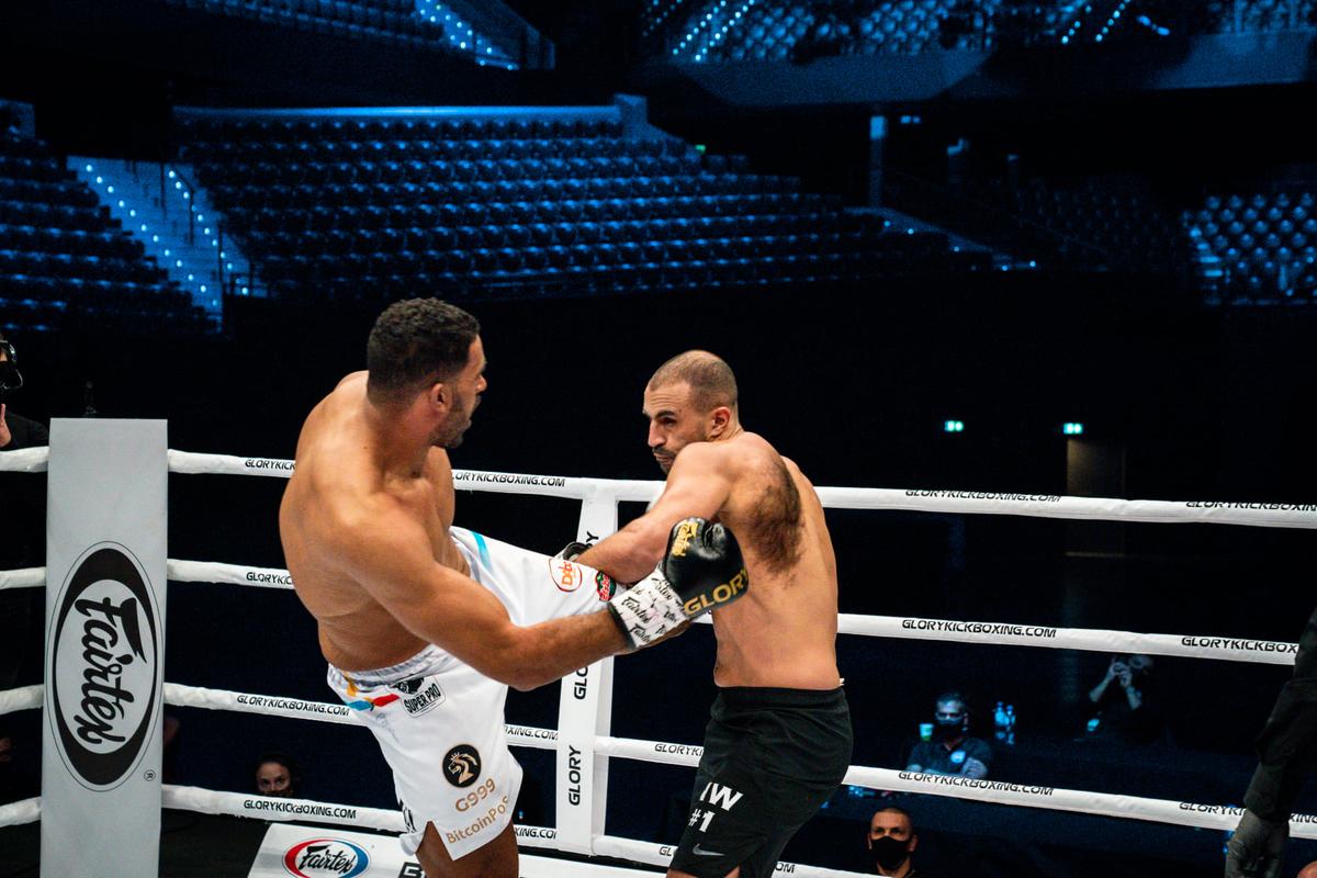 Benny Adegbuyi - Badr Hari - foto: Glory Kickboxing: 10.01.2021