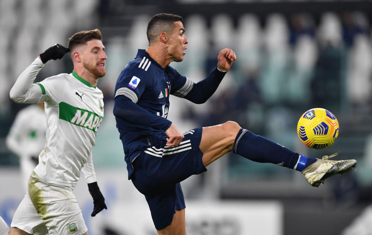 Juventus - Sassuolo 3-1. Vlad Chiricheș, ezitare decisivă în fața campioanei Italiei, după o repriză perfectă. Cum s-a descurcat în fața lui Ronaldo