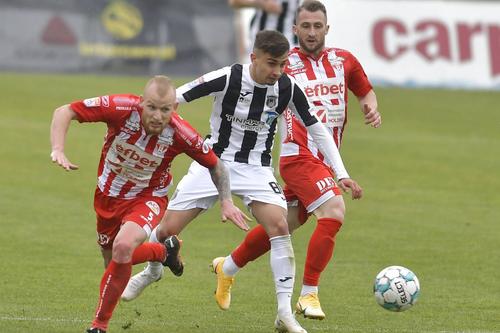 Sorin Bustea, primul din dreapta // foto: Imago Images
