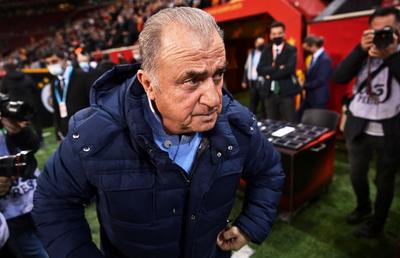 Moruțan și Cicâldău au rămas fără antrenor! „Împăratul” Terim, dat afară de Galatasaray