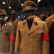 Uniforme naziste // Foto: news.artnet.com