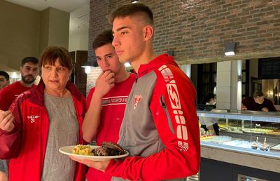 „Nutriția? La fel de importantă ca aptitudinile” » Cu nutriționista lui UTA la all-inclusive