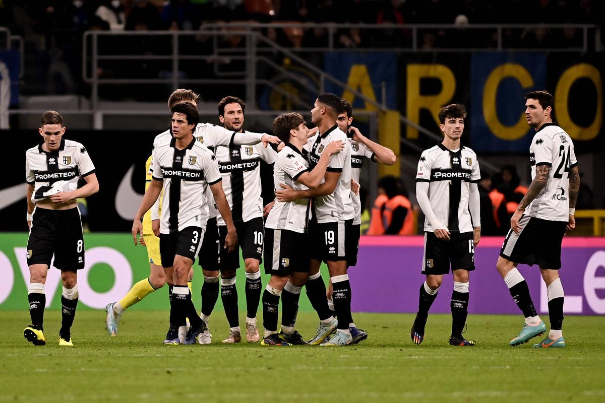 A revenit Valentin Mihăilă, s-a „rupt” Dennis Man! Parma, eliminată din Cupă de Inter, în prelungiri