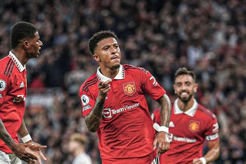 Jadon Sancho a fost cumpărat în urmă cu patru ani de Manchester United cu 85 de milioane de euro / Foto: Twitter Jadon Sancho