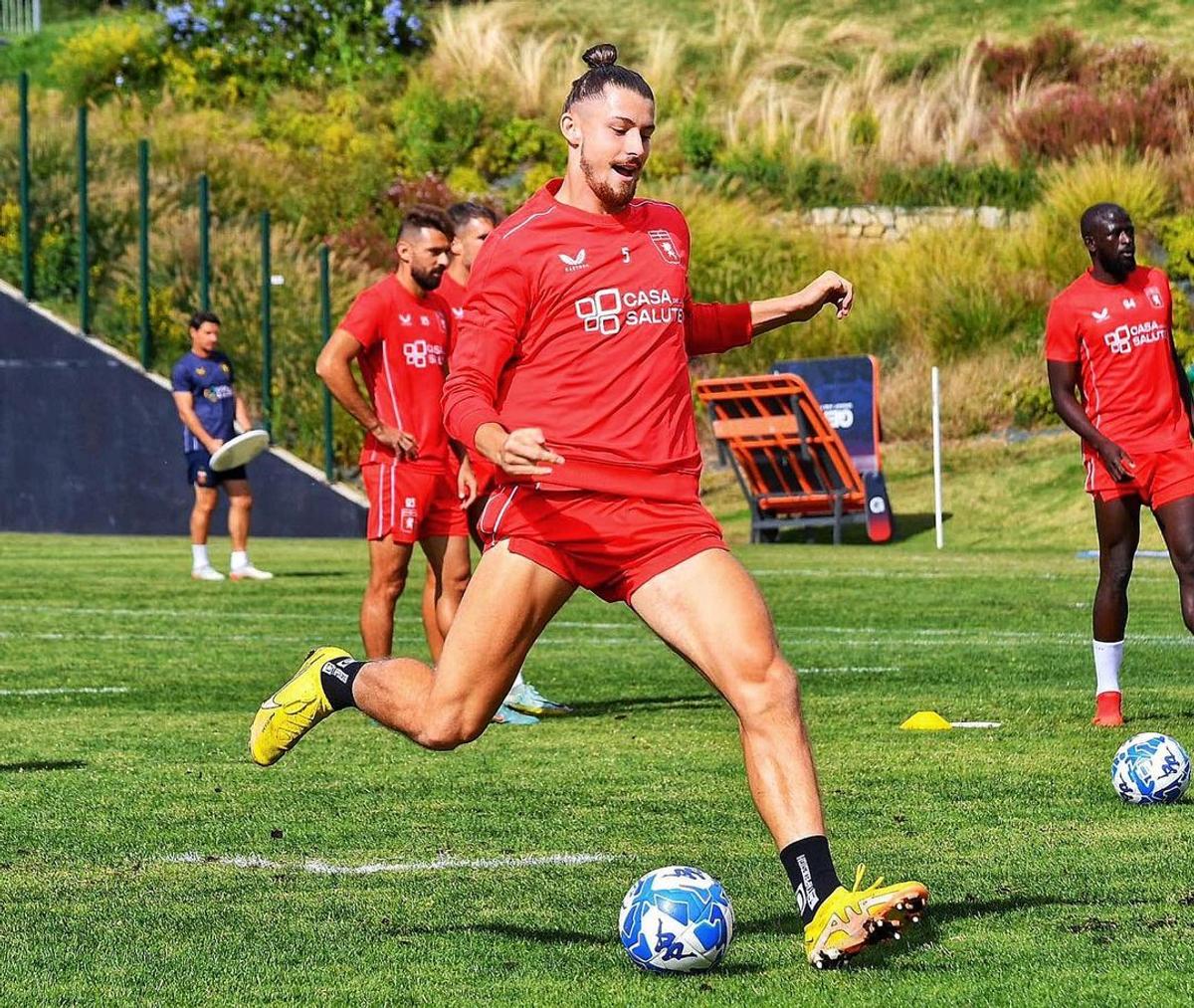 Ce scrie presa din Spania după transferul lui Radu Drăgușin la Tottenham: „Genoa a știut în vară ce face”