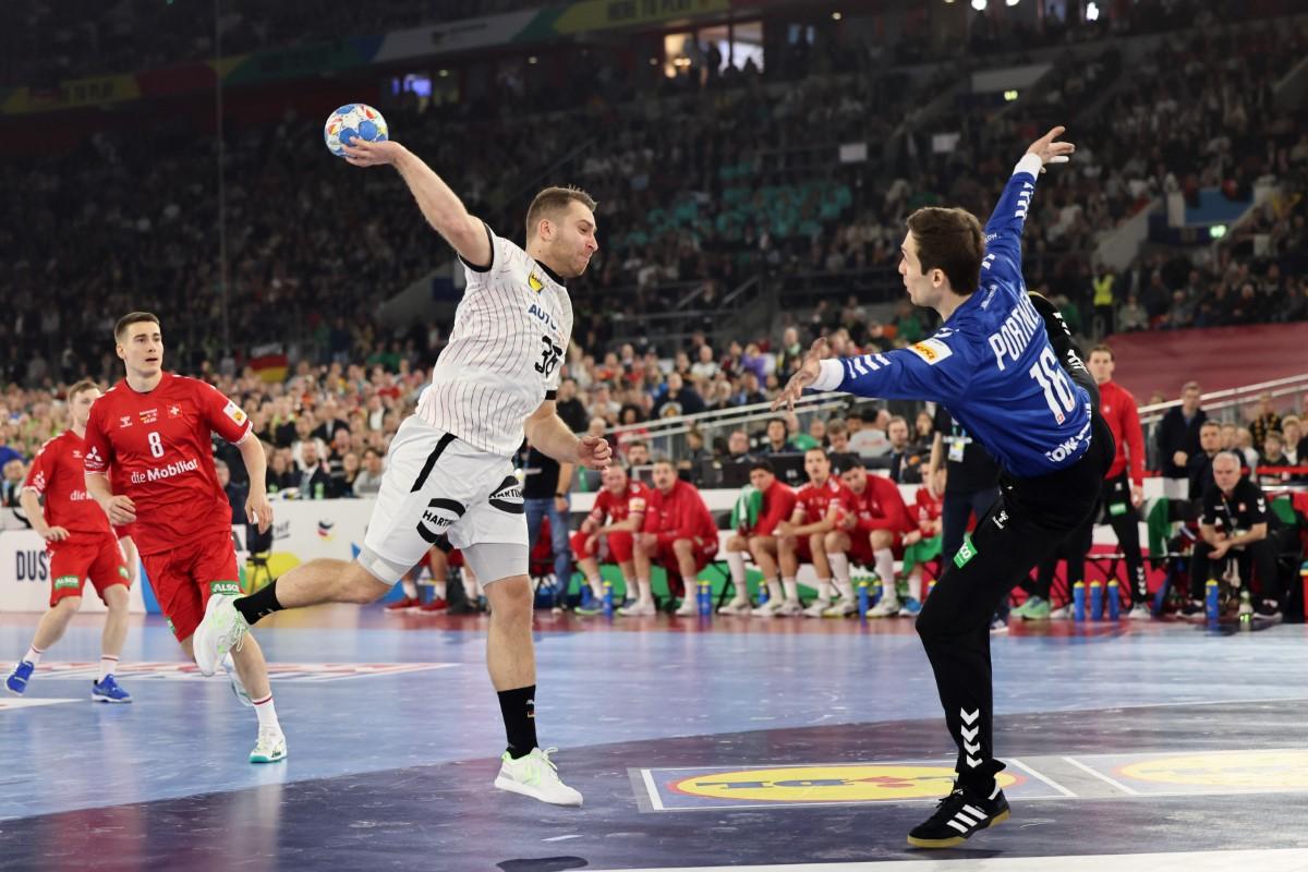 Legendarul Vasile Stângă, surprins de un aspect la Campionatul European de handbal masculin: „Domnule, noi nu avem!”