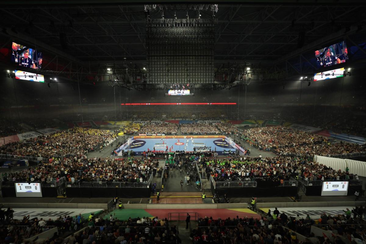 Legendarul Vasile Stângă, surprins de un aspect la Campionatul European de handbal masculin: „Domnule, noi nu avem!”