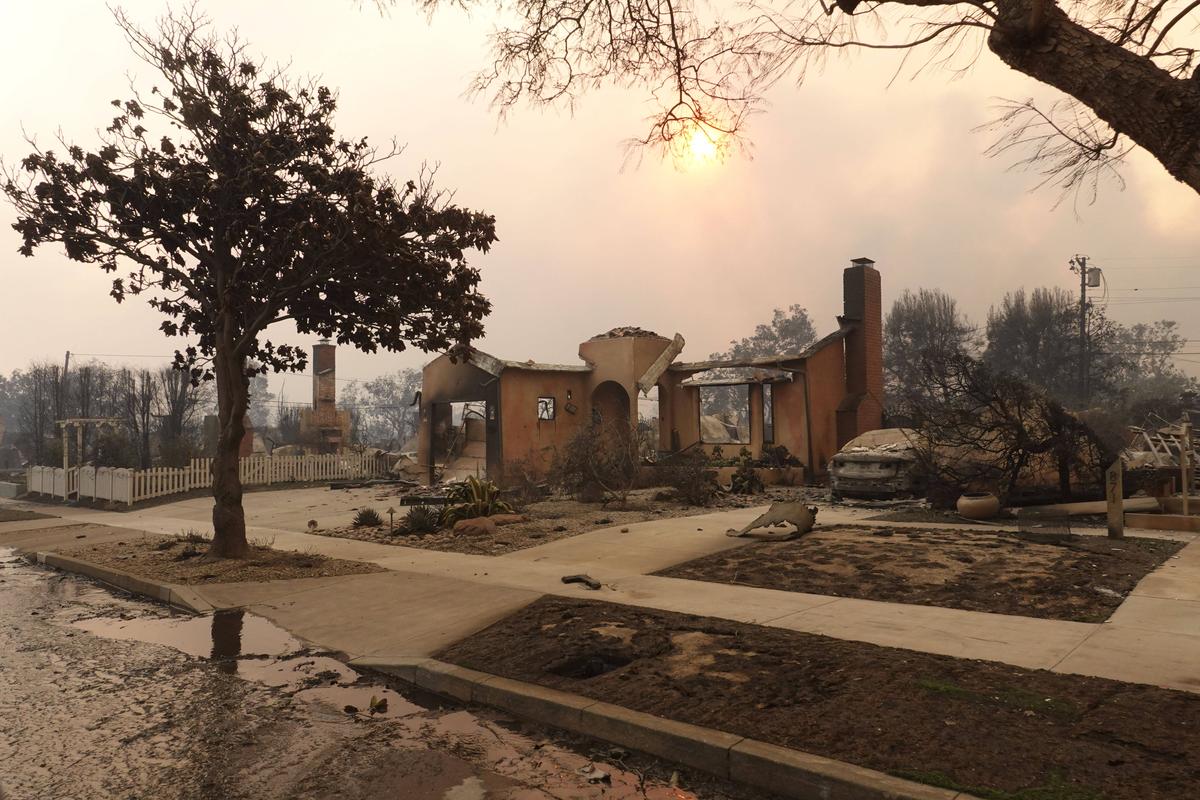 Campionul olimpic la înot și-a pierdut medaliile în incendiu: „«Ploua» cu cenușă peste mine”