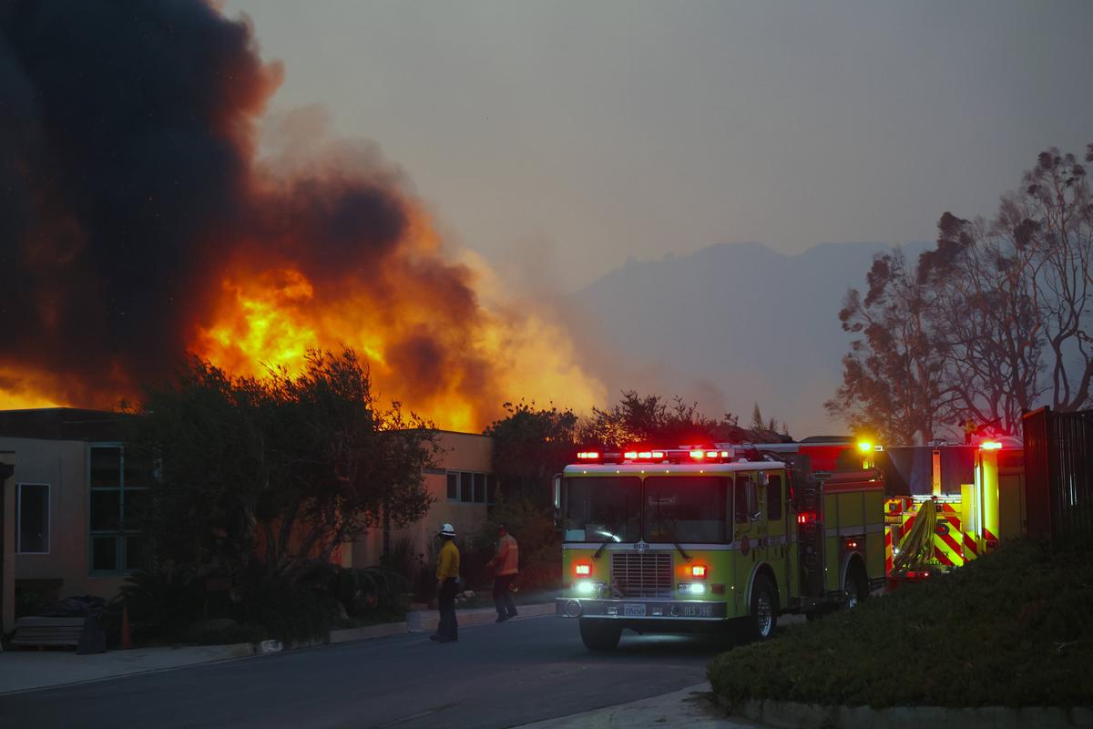 Campionul olimpic la înot și-a pierdut medaliile în incendiu: „«Ploua» cu cenușă peste mine”
