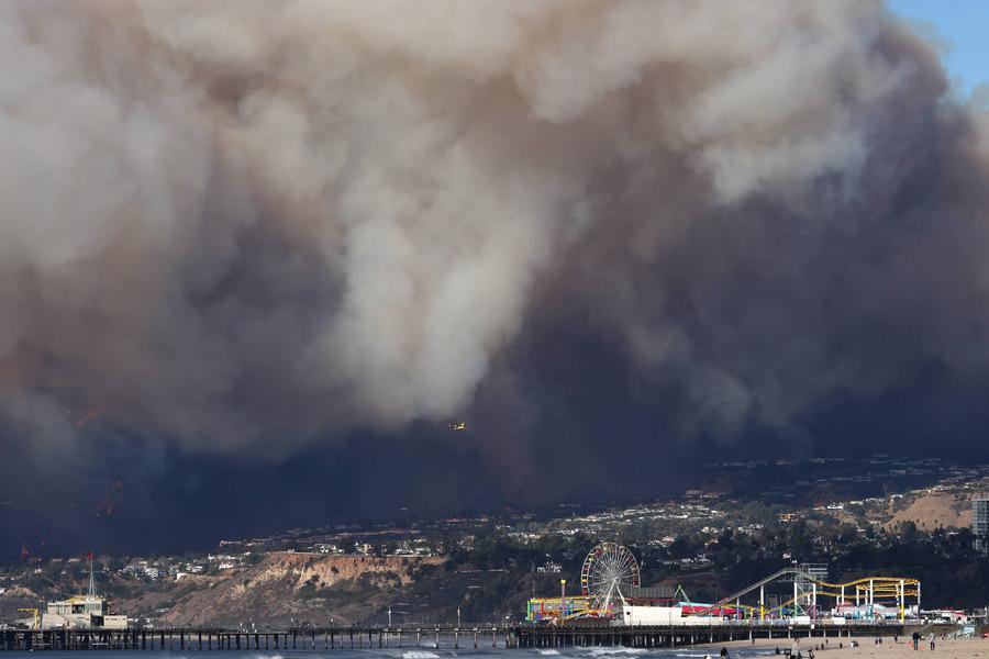 Incendiu Los Angeles/ Foto: Imago Donald Trump amenință că mută meciurile de la Cupa Mondială: „Îl sun pe Infantino să nu se mai joace acolo” + Jocurile Olimpice, în pericol?