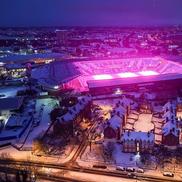 Stadionul lui Birmingham FC a iluminat orașul în roz / foto: X Birmingham City FC