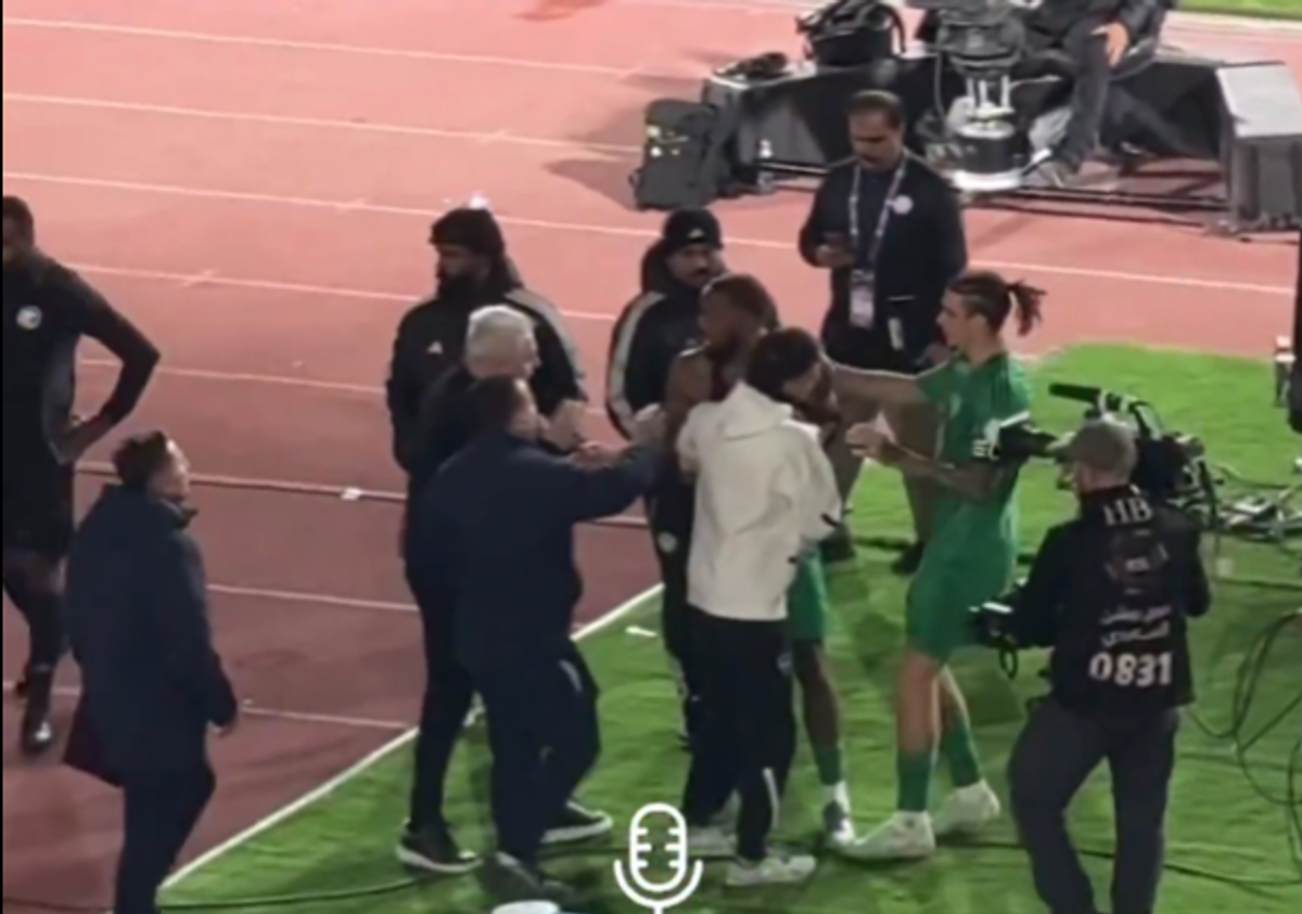 Scandal după fluierul final! Marius Șumudică, nervos pe Ivan Toney