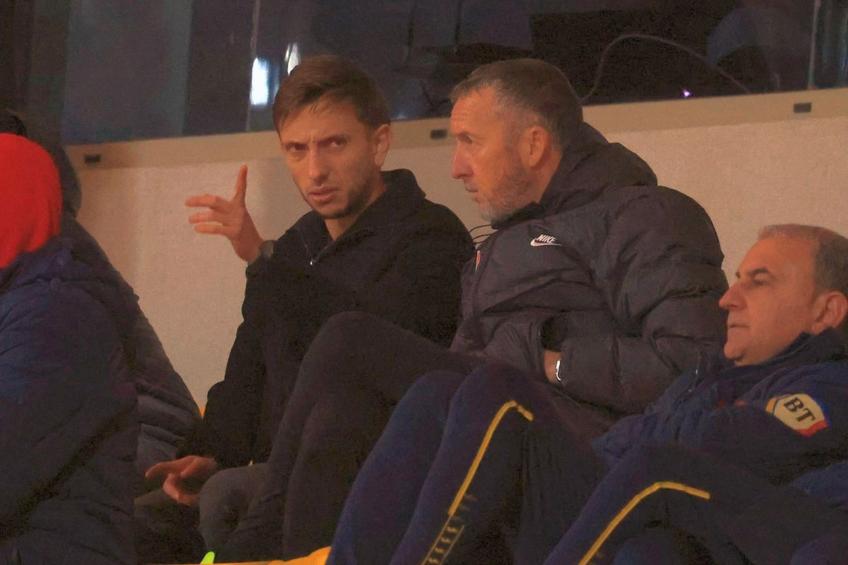Ernesto Applefield-Alvarez, alături de Mihai Stoica în timpul amicalului FCSB - Beșiktaș // FOTO: Ionuț Iordache (GSP)