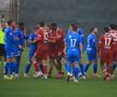 Universitatea Craiova - Stuttgart 2 » Nsimba i-a băgat mâna în gât unui adversar // foto: Ionuț Iordache (GSP)
