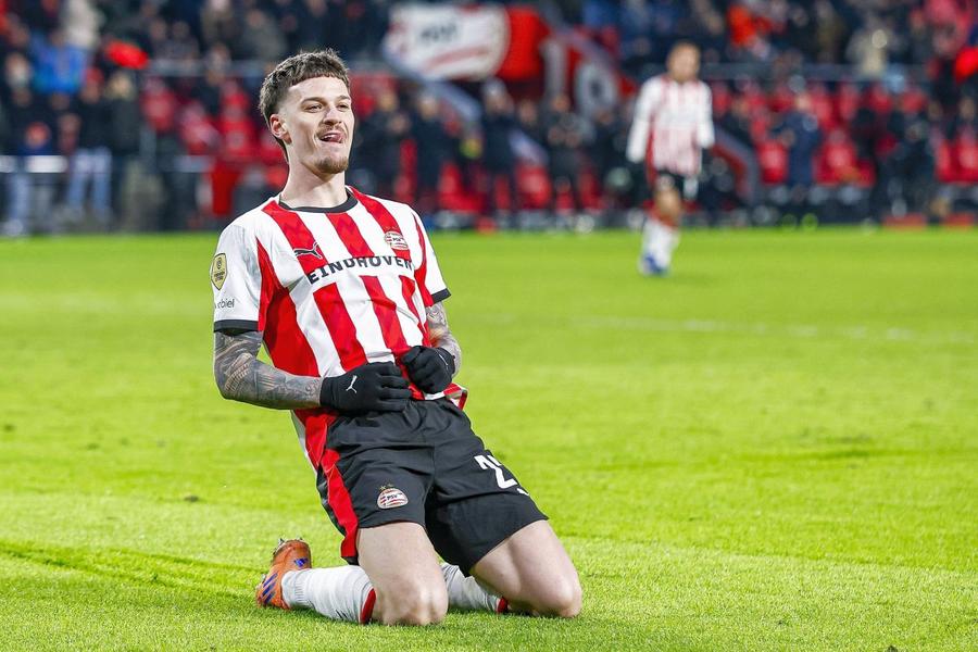 Ce scrie presa din Olanda despre Dennis Man, după prestația de gală în tricoul lui PSV: „Superb”