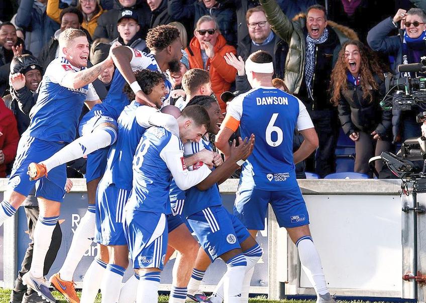 Macclesfield a produs o surpriză uriașă și a eliminat-o pe Crystal Palace din Cupa Angliei // foto: X