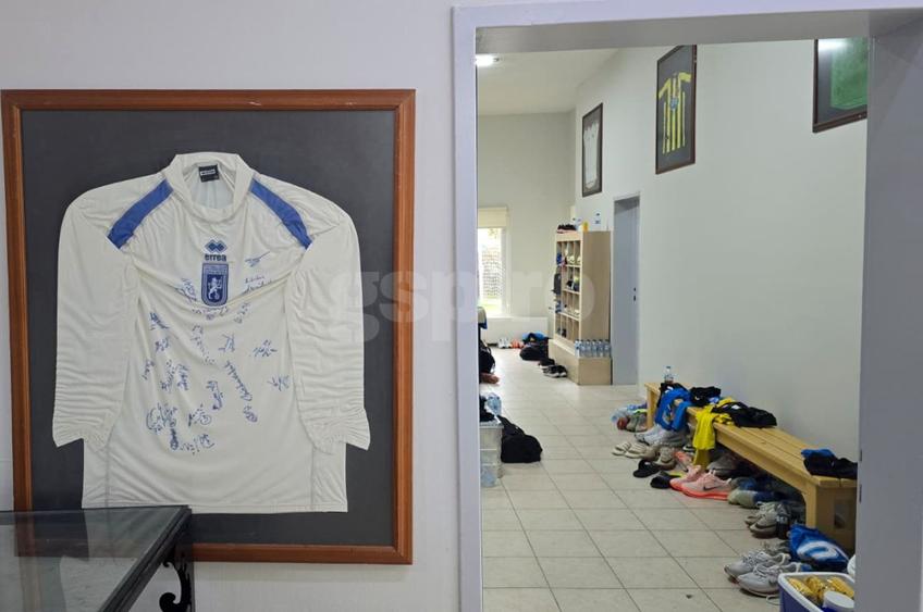Asta au găsit cei de la Craiova la intrarea în vestiarul din Antalya