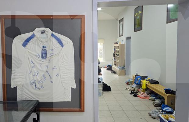 Bântuiți de Mititelu și în Antalya » Fotografia zilei: ce au găsit juveții la intrarea în vestiar
