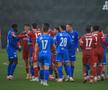 Universitatea Craiova - Stuttgart 2 » Nsimba i-a băgat mâna în gât unui adversar // foto: Ionuț Iordache (GSP)