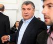 Becali, Copos și ceilalți „autori” au scris 54 de cărți în închisoare și niciuna după eliberare! Ce s-a întâmplat?!