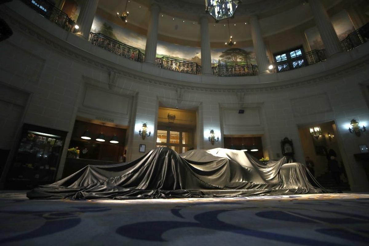 VIDEO + FOTO Mercedes și-a prezentat noul monopost de Formula 1! Sponsor cu cifră de afaceri de 8 miliarde