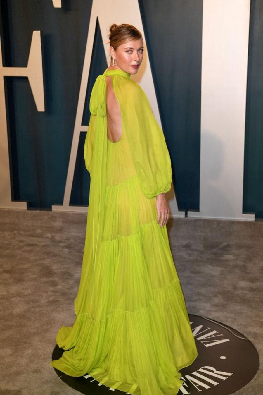 FOTO: Hepta FOTO Maria Sharapova a făcut senzație pe covorul roșu la Oscaruri, într-o rochie vaporoasă