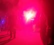 FOTO+VIDEO. Fanii FCSB s-au strâns din nou la baza din Berceni ca să-şi încurajeze favoriţii înainte de derby. Mesaje dure pentru rivali: „Umblați cu cutia milei și tot sperați / Tot de șahiști și spanioli cârpiți o să fiți reprezentați”