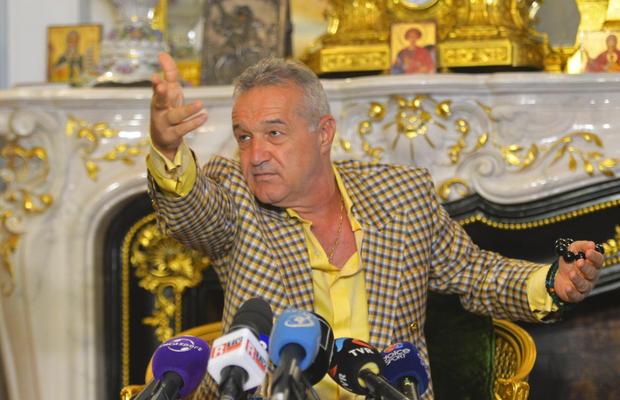 Gigi Becali a anunțat cine va veni pe banca lui FCSB, după plecarea lui Petrea: „Antrenorul nostru până va vrea el să plece”