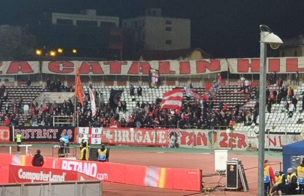 Ce nu s-a văzut la TV » Fanii lui Dinamo și-au înjurat jucătorul: „Pleacă odată de aici!”