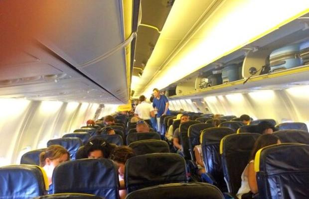 Avionul spre Oslo, „deturnat” de un impresar important din România: „Eram pilit. Cum s-a sculat, pac, i-am dat un «neveu»! Jos!”