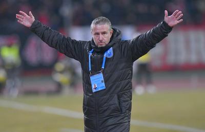 Lui Reghecampf i-au dat lacrimile în timpul meciului cu Dinamo: „A plâns când a venit la mine”