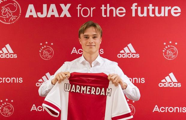 Încă un scandal sexual la Ajax! » Fotbalist acuzat de viol